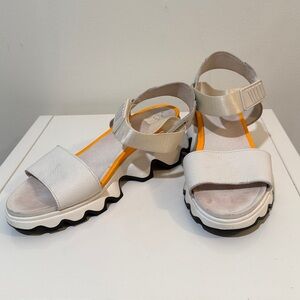 Sorel Kinetic Impact Y Strap Sea Salt White Leather Platform Sport Sandals S 8